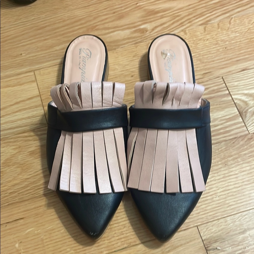 Chic Black and Pink Leather Mules with Pointed Toe and Tassel Design